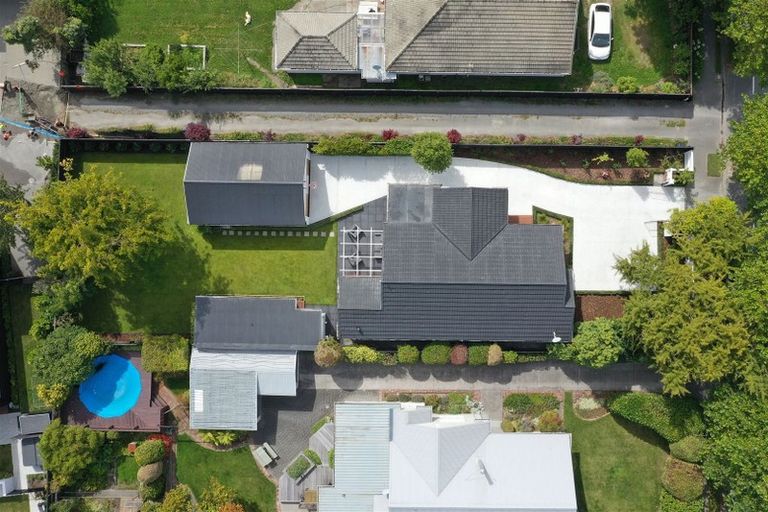 Photo of property in 35 Straven Road, Riccarton, Christchurch, 8011