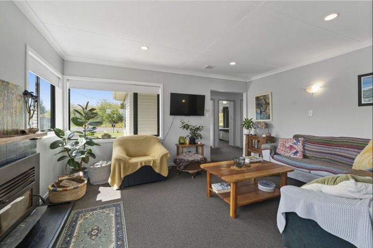 Photo of property in 21 Old Coach Road South, Otaki Beach, Otaki, 5512