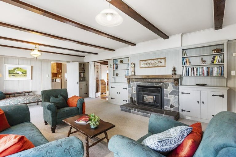 Photo of property in 16 Tui Vale Road, Shelly Park, Auckland, 2014