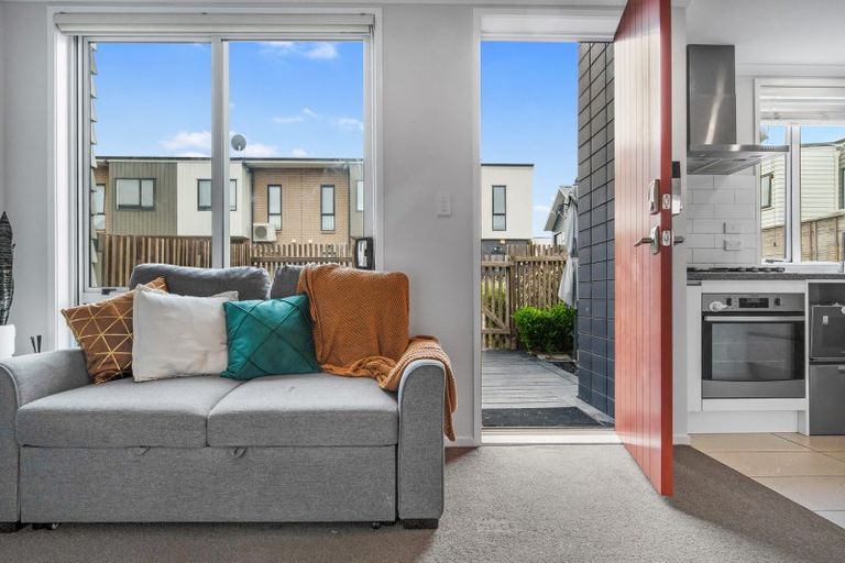 Photo of property in 35 Saltmarsh Road, Hobsonville, Auckland, 0616