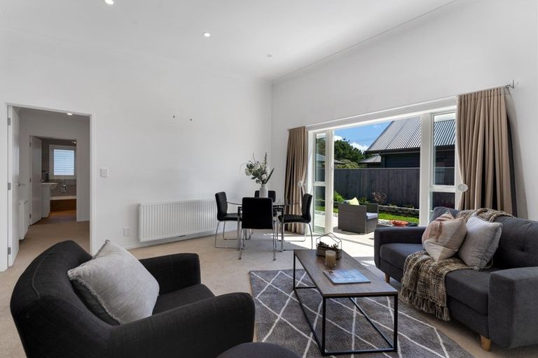 Photo of property in 5 Butler Place, Fitzherbert, Palmerston North, 4410