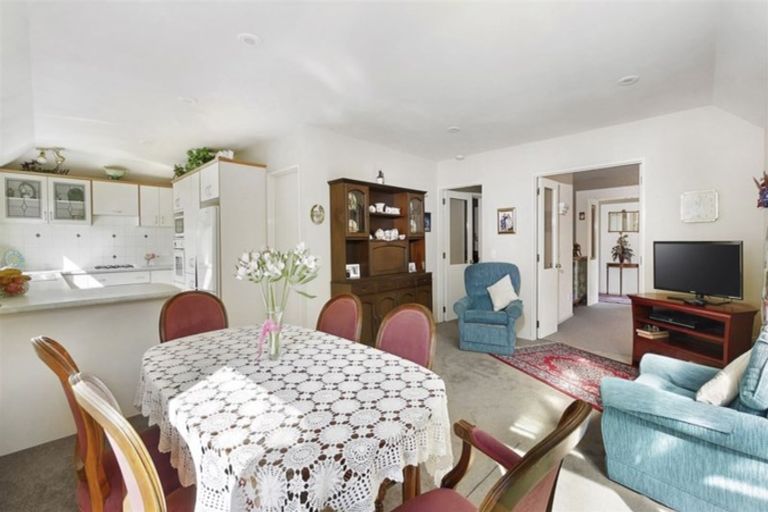 Photo of property in 3 Banff Place, Avonhead, Christchurch, 8042