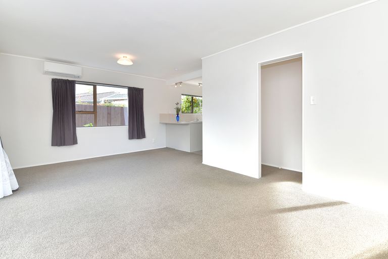 Photo of property in 1b Milton Road, Orewa, 0931