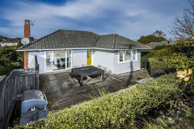 Photo of property in 1/15 Alamein Avenue, Belmont, Auckland, 0622