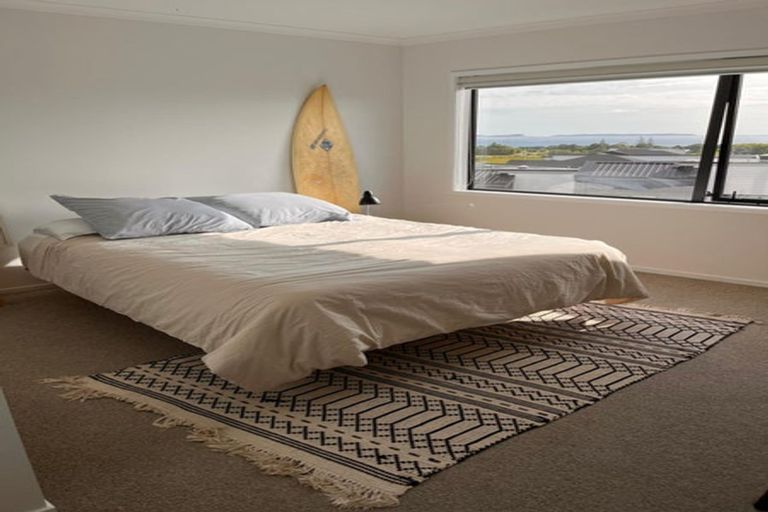 Photo of property in 71 Te Oneroa Way, Long Bay, Auckland, 0630