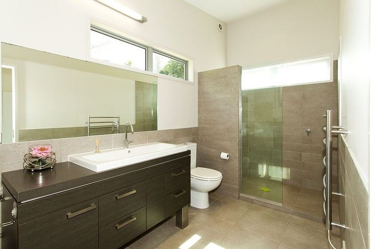 Photo of property in 78 Beach Road, Castor Bay, Auckland, 0620