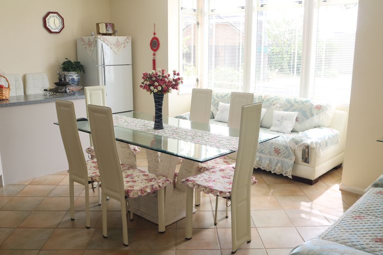 Photo of property in 4 The Oaks, Awapuni, Palmerston North, 4412