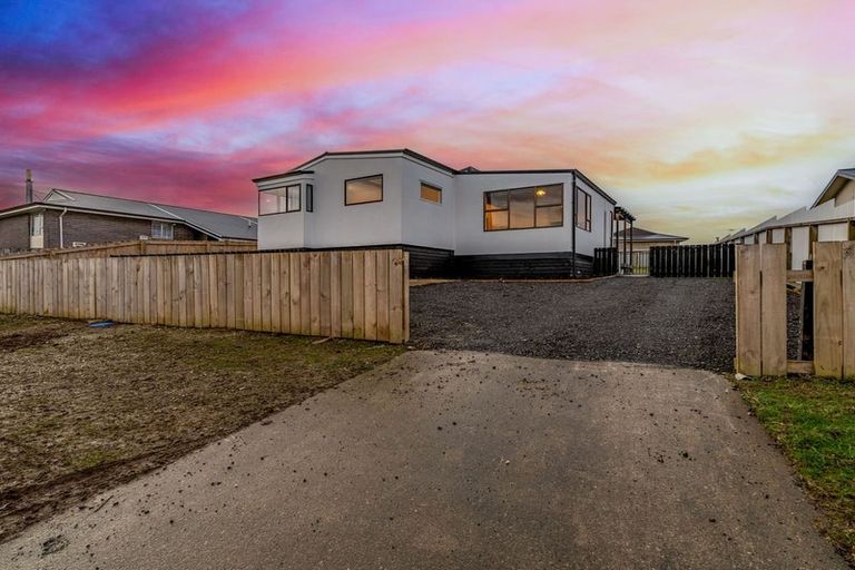 Photo of property in 57 Dunbeath Crescent, Kew, Invercargill, 9812