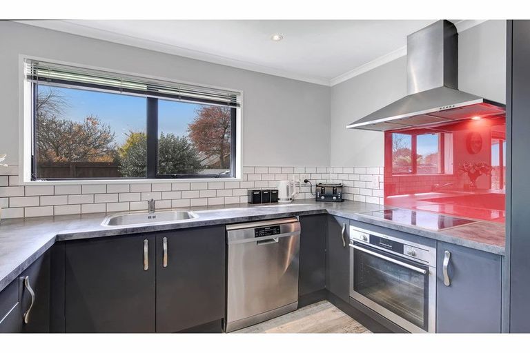 Photo of property in 17 Buckleys Road, Rangiora, 7400