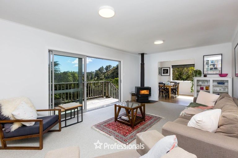 Photo of property in 96 Kamahi Street, Stokes Valley, Lower Hutt, 5019