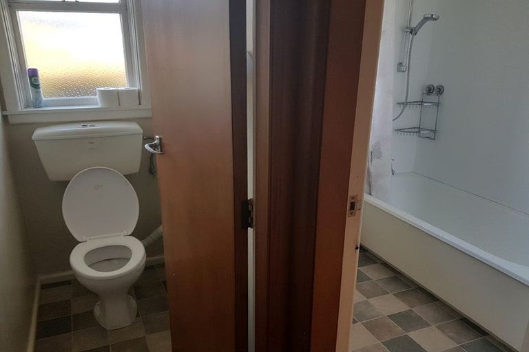 Photo of property in 2/42 North Avon Road, Richmond, Christchurch, 8013