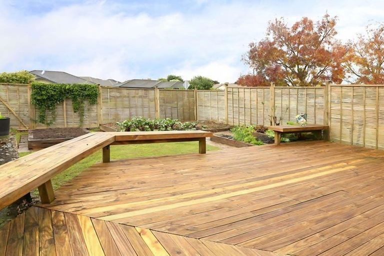 Photo of property in 1 Braestar Court, Henderson, Auckland, 0612
