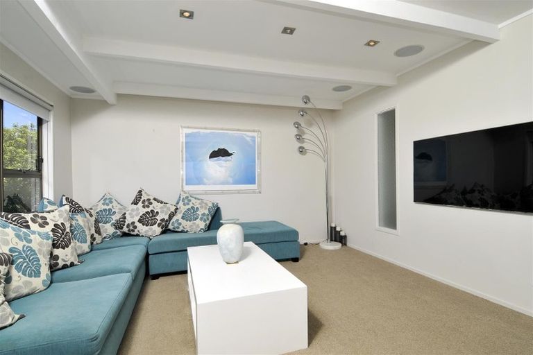 Photo of property in 1/91 Aberdeen Road, Castor Bay, Auckland, 0620