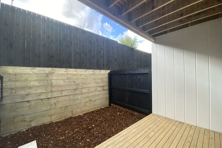 Photo of property in 9 Pukakaho Lane, Papatoetoe, Auckland, 2025