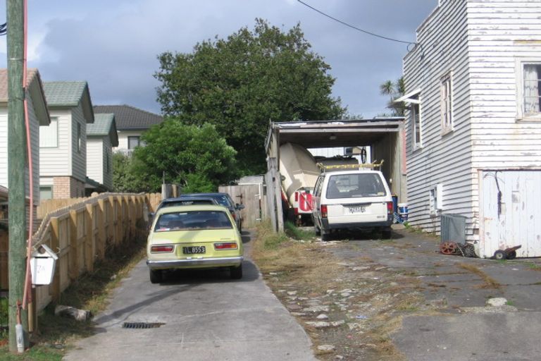 Photo of property in 1/7 Blacklock Avenue, Henderson, Auckland, 0612