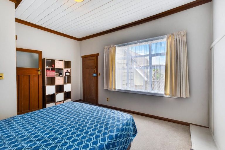 Photo of property in 10 Milton Road, Bluff Hill, Napier, 4110