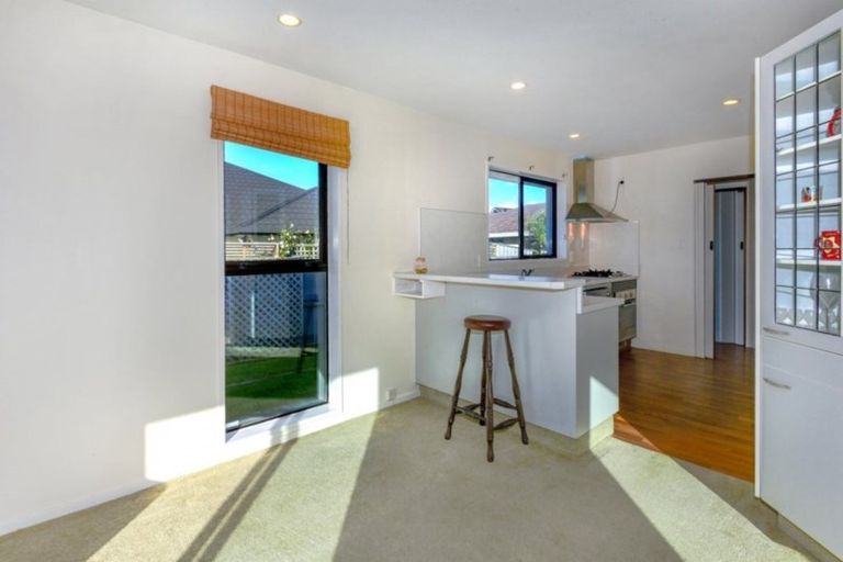 Photo of property in 20 Sawtell Place, Northcote, Christchurch, 8052
