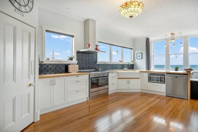 Photo of property in 19 Wharfe Street, South Hill, Oamaru, 9400