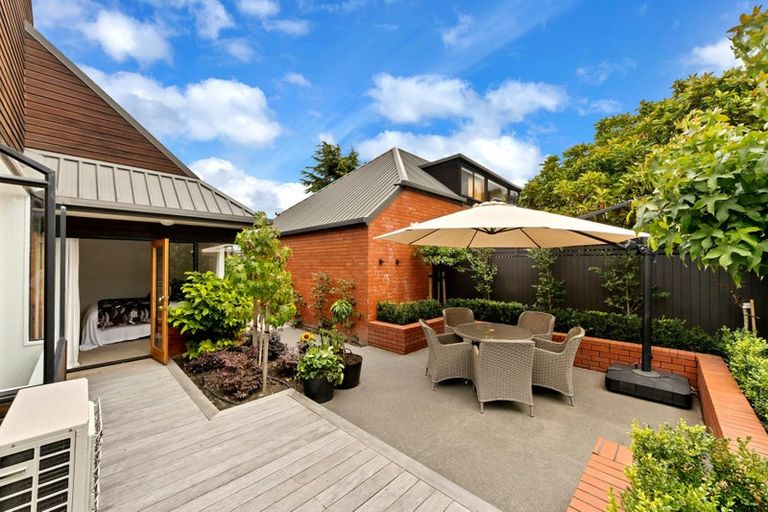 Photo of property in 9 Clyde Road, Upper Riccarton, Christchurch, 8041