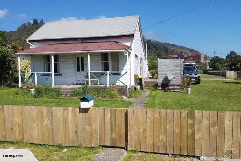 Photo of property in 12 Greenfield Street, Hector, 7822