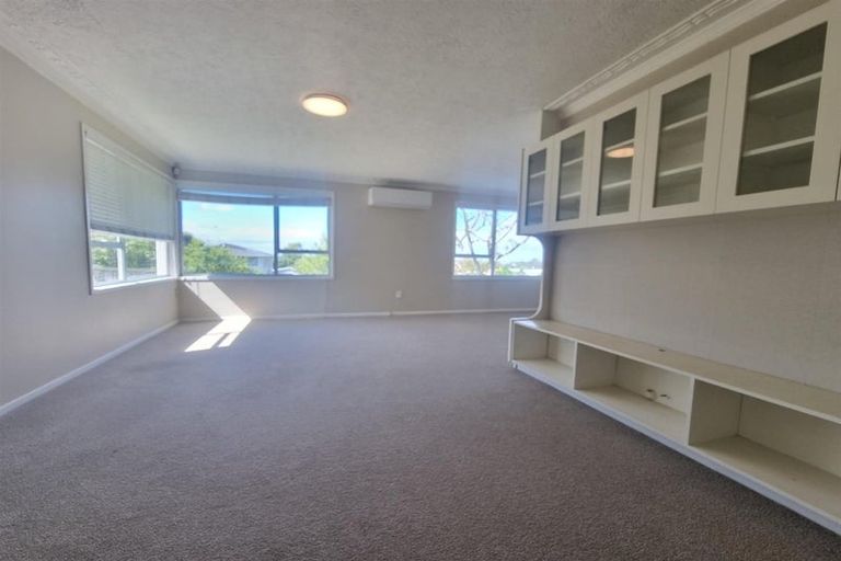 Photo of property in 13 Harmel Road, Glendene, Auckland, 0602