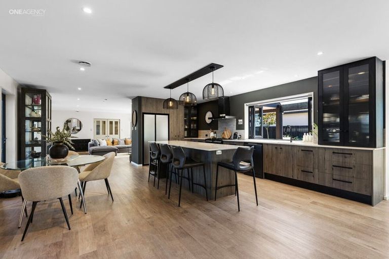 Photo of property in 8 Cunneen Place, Aidanfield, Christchurch, 8025