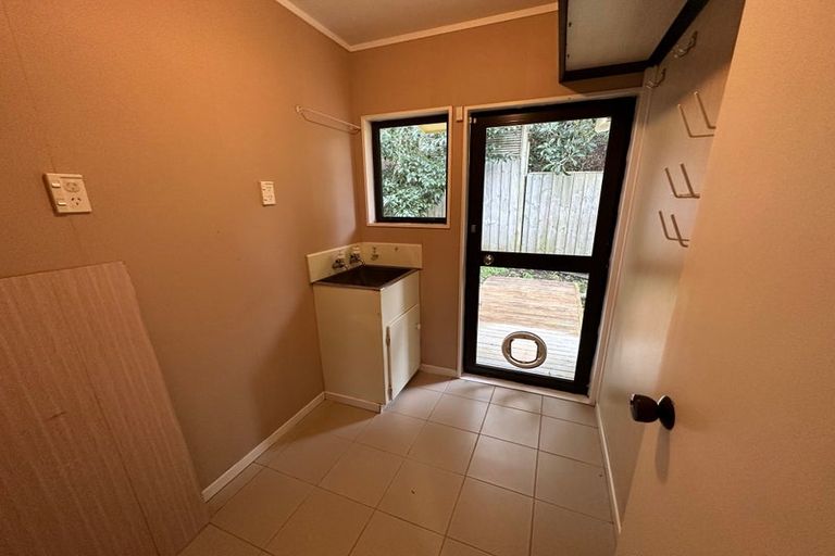 Photo of property in 1/6 Nielsen Place, Massey, Auckland, 0614
