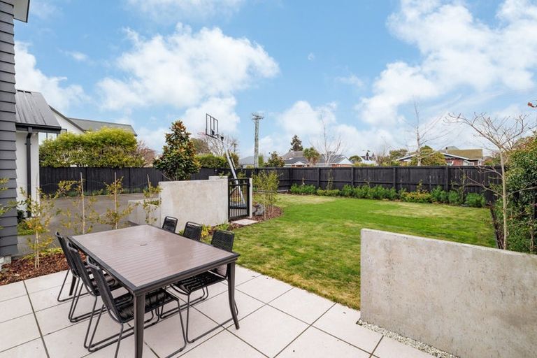 Photo of property in 4 Chilcombe Street, Ilam, Christchurch, 8041