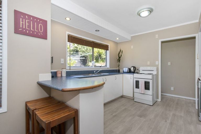 Photo of property in 7 Elmira Place, Browns Bay, Auckland, 0630