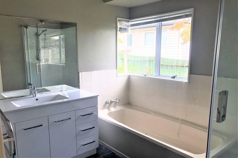 Photo of property in 11 Linwood Avenue, Forrest Hill, Auckland, 0620