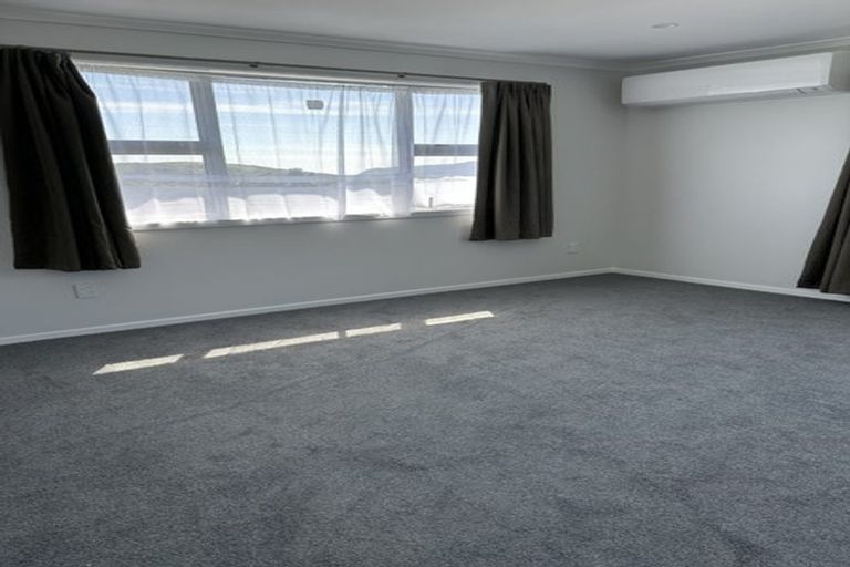 Photo of property in 28 Eskdale Road, Papakowhai, Porirua, 5024