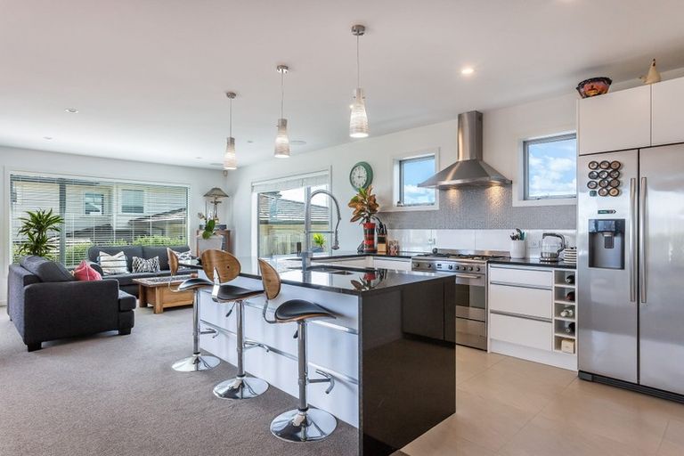 Photo of property in 127 Endeavour Drive, Whitby, Porirua, 5024