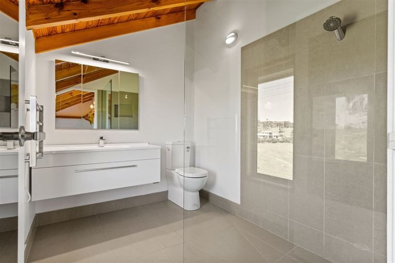 Photo of property in 211 Doctors Hill Road, Ruakaka, Waipu, 0582