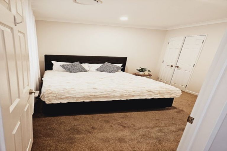 Photo of property in 8 Irongate Avenue, Ranui, Auckland, 0612