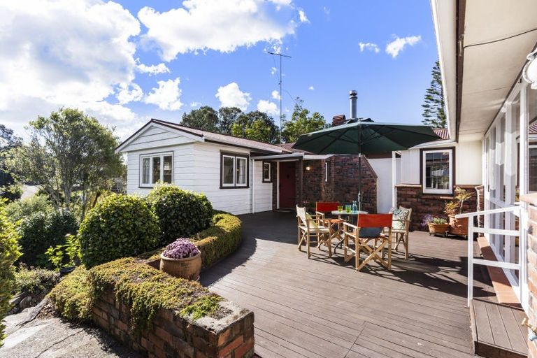 Photo of property in 16 Tui Vale Road, Shelly Park, Auckland, 2014