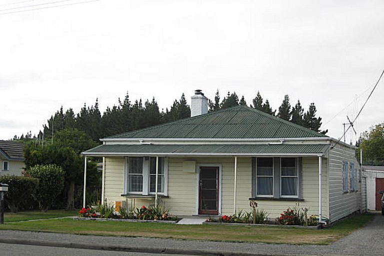 Photo of property in 19 Edward Street, Waimate, 7924