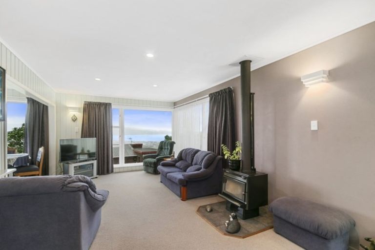 Photo of property in 1/94 Dowse Drive, Maungaraki, Lower Hutt, 5010