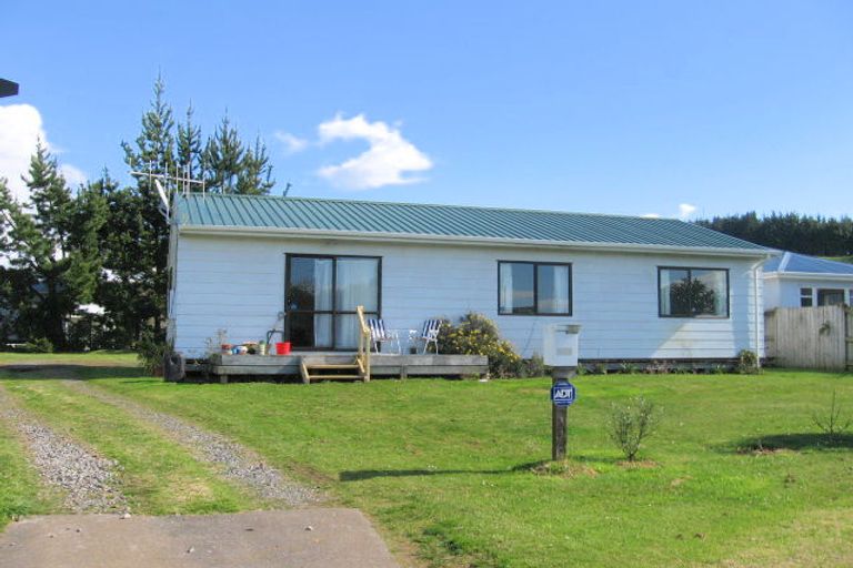 Photo of property in 112 Everitt Crescent, Whangamata, 3620