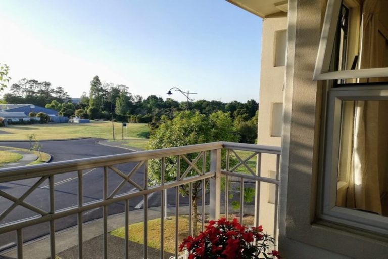 Photo of property in 21 Mt Lebanon Lane, Henderson, Auckland, 0612