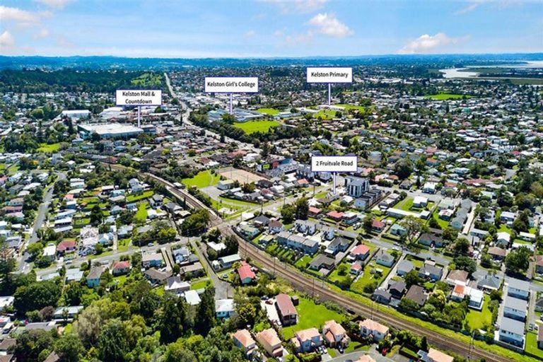 Photo of property in 2 Fruitvale Road, New Lynn, Auckland, 0600