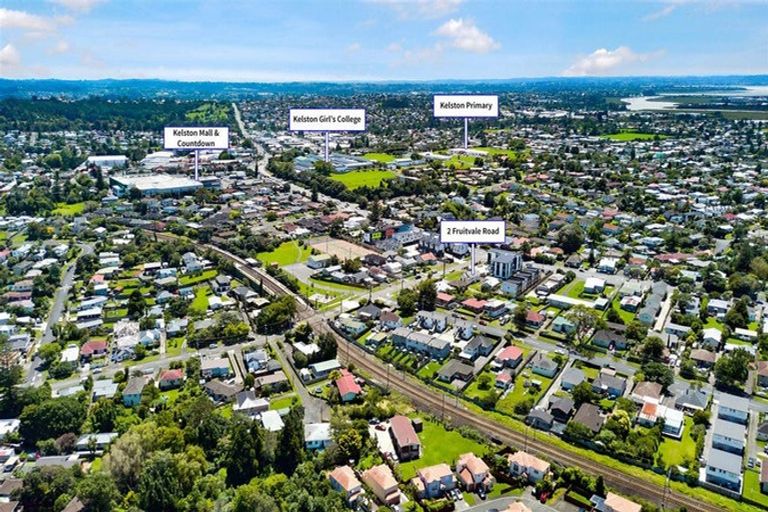 Photo of property in 2 Fruitvale Road, New Lynn, Auckland, 0600