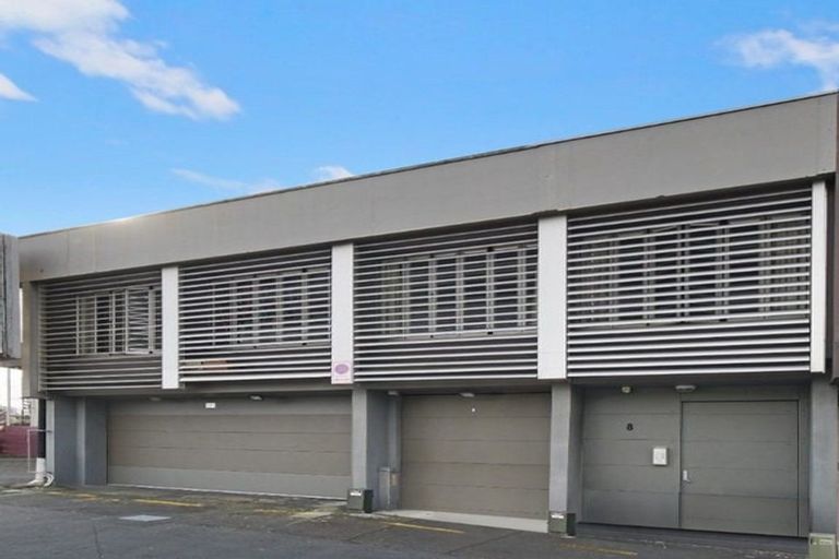 Photo of property in 1/8 South Street, Papakura, 2110