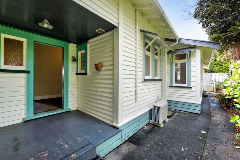 Photo of property in 10 Cameron Street, Hawera, 4610