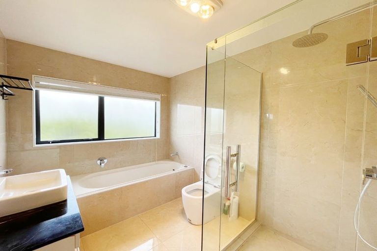 Photo of property in 324a Royal Road, Massey, Auckland, 0614