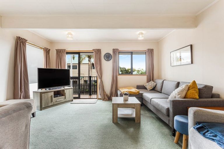 Photo of property in 14a Chablis Place, Henderson, Auckland, 0612