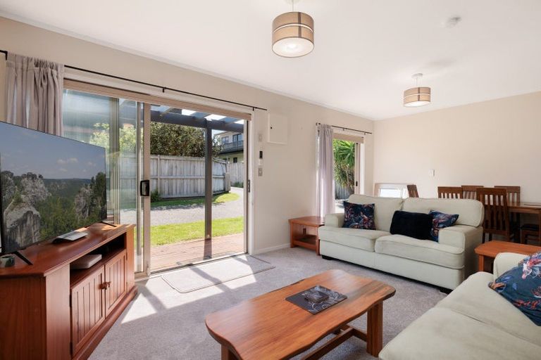 Photo of property in 128b Karewa Parade, Papamoa Beach, Papamoa, 3118