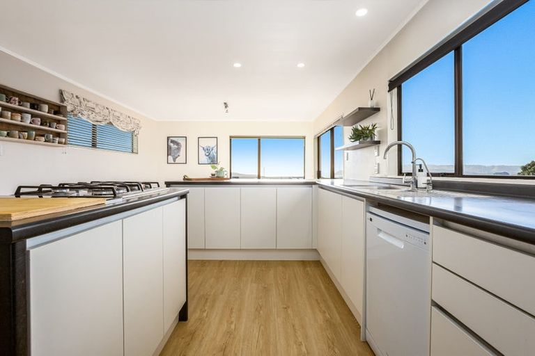 Photo of property in 22 Mercury Way, Whitby, Porirua, 5024