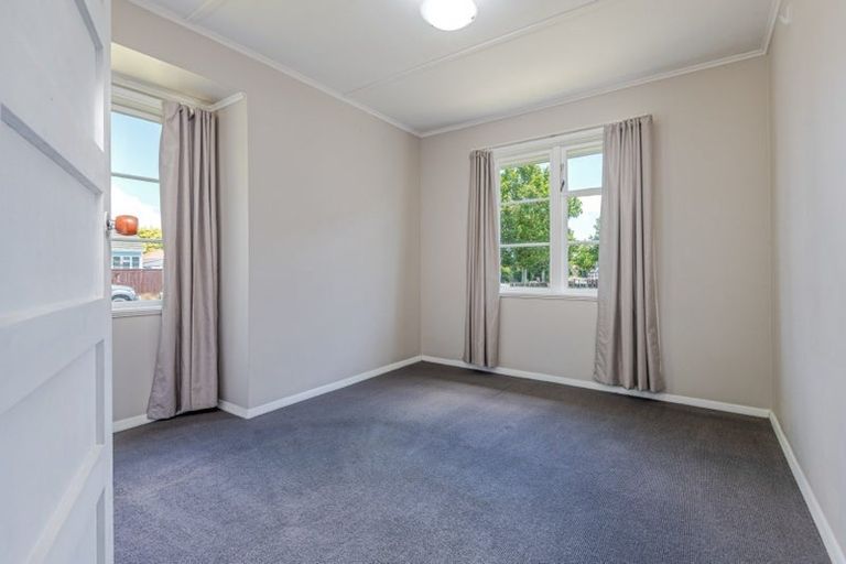 Photo of property in 41 Rangiora Avenue, Roslyn, Palmerston North, 4414
