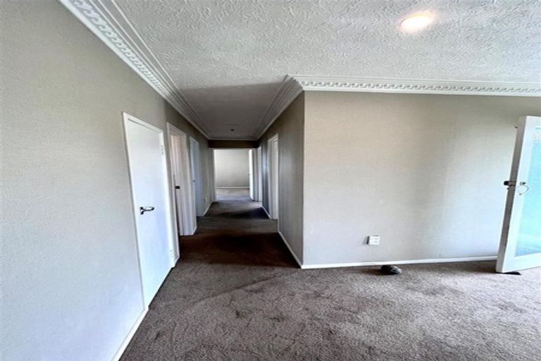 Photo of property in 13 Harmel Road, Glendene, Auckland, 0602