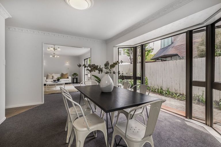 Photo of property in 2/278 Memorial Avenue, Burnside, Christchurch, 8053